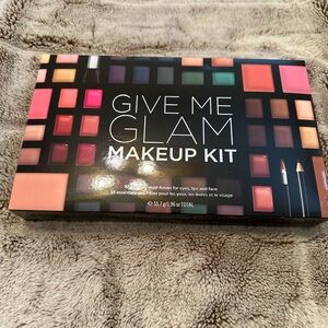 Makeup Kit - Multi-Color